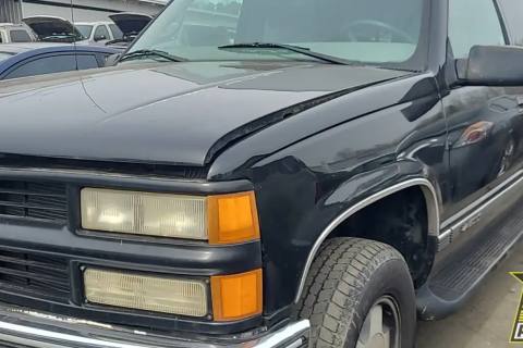 Photo of 1999 Chevrolet K1500 Suburban