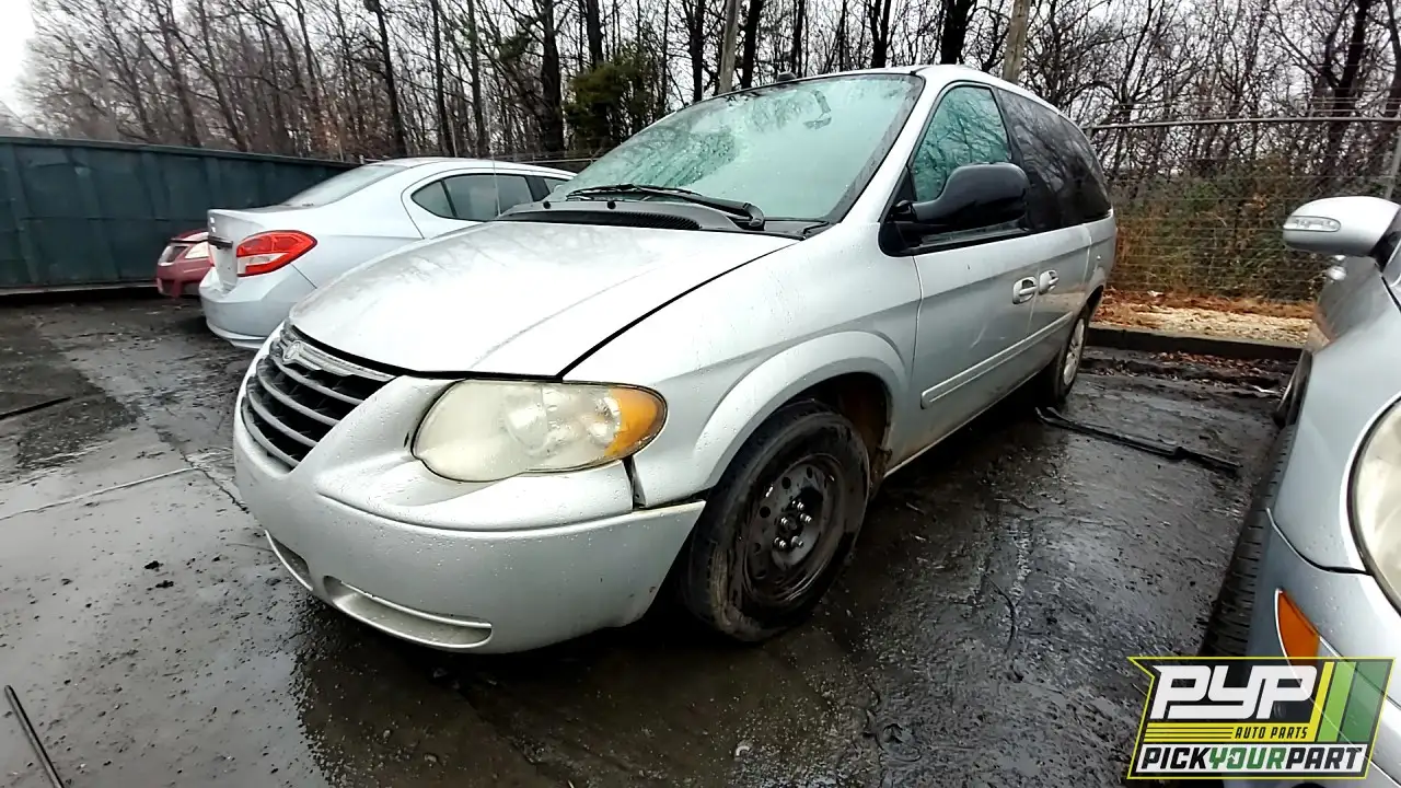 Photo of 2005 Chrysler Town & Country