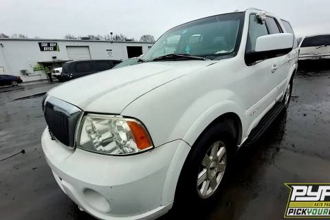 Photo of 2003 Lincoln Navigator