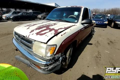 Photo of 2000 Toyota Tacoma