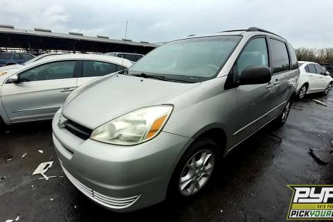 Photo of 2005 Toyota Sienna