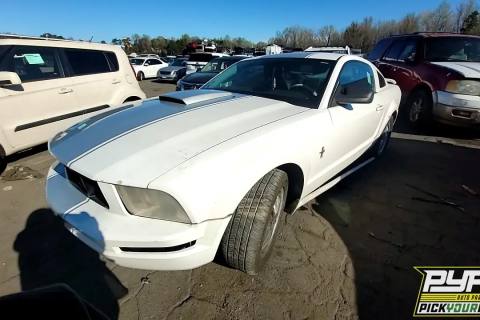 Photo of 2005 Ford Mustang