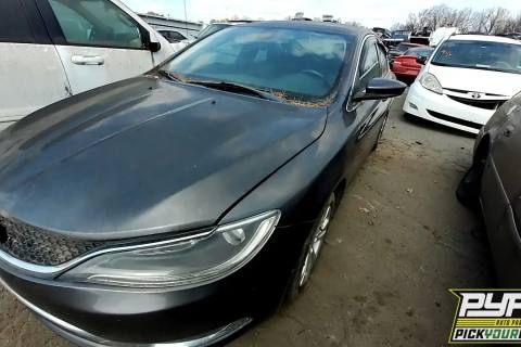 Photo of 2015 Chrysler 200