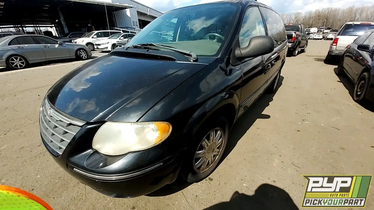 Photo of 2005 Chrysler Town & Country