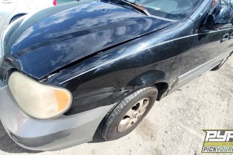 Photo of 2004 Kia Sedona