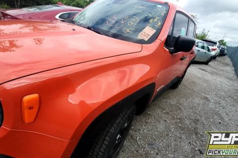 Photo of 2016 Jeep Renegade