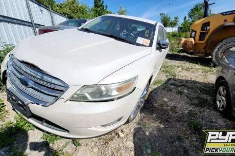 Photo of 2010 Ford Taurus