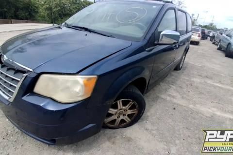 Photo of 2008 Chrysler Town & Country
