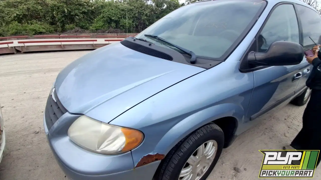 Photo of 2005 Chrysler Town & Country