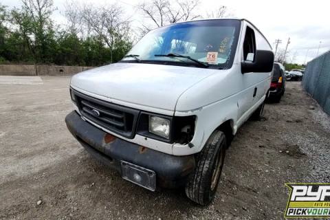 Photo of 2003 Ford E-350 Super Duty