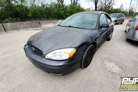 Photo of 2005 Ford Taurus