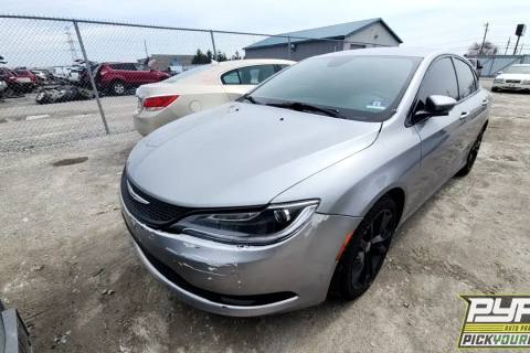 Photo of 2015 Chrysler 200