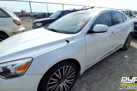 Photo of 2015 Kia Cadenza