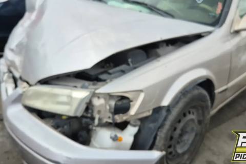 Photo of 1999 Toyota Camry
