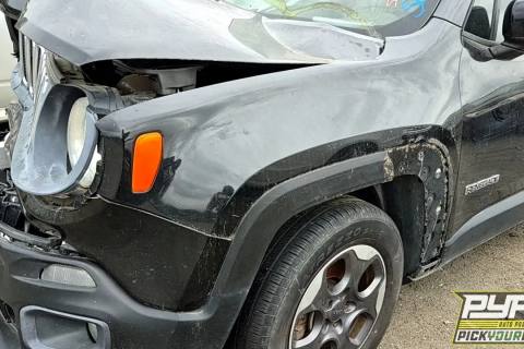 Photo of 2015 Jeep Renegade