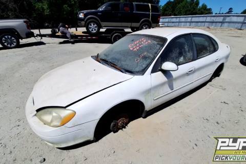 Photo of 2002 Ford Taurus