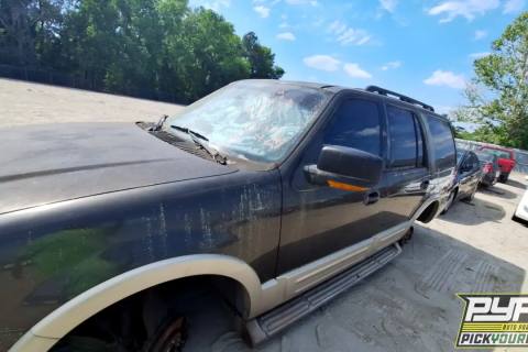 Photo of 2005 Ford Expedition
