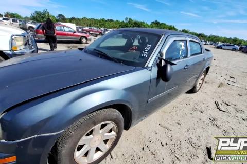 Photo of 2005 Chrysler 300
