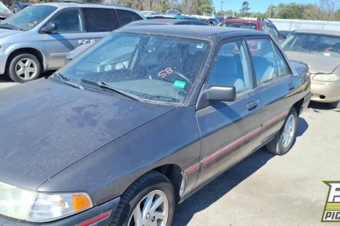 Photo of 1991 Mercury Tracer