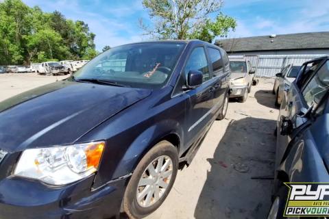 Photo of 2014 Chrysler Town & Country