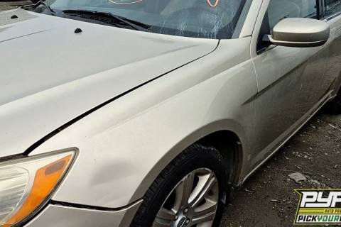 Photo of 2013 Chrysler 200