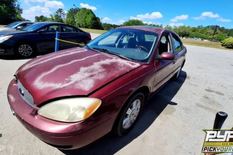 Photo of 2005 Ford Taurus