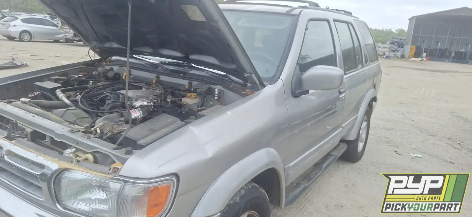 Photo of 1999 Nissan Pathfinder