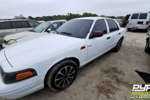 Photo of 2011 Ford Crown Victoria