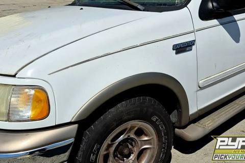 Photo of 2002 Ford Expedition
