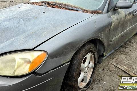 Photo of 2003 Ford Taurus