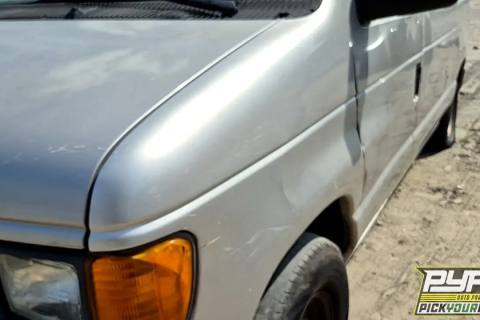Photo of 2003 Ford E-150