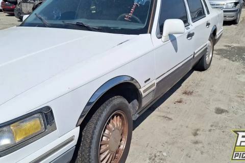 Photo of 1996 Lincoln Town Car