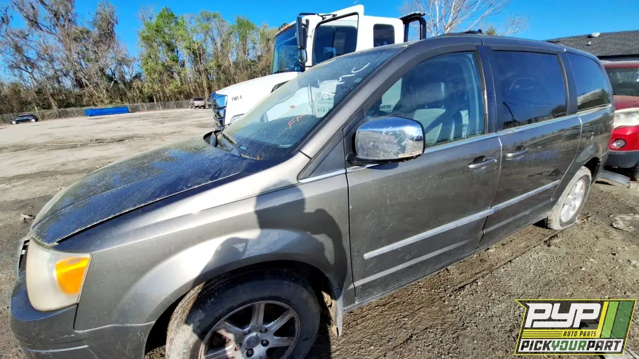 Photo of 2010 Chrysler Town & Country