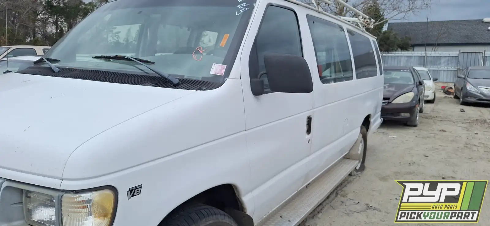 Photo of 1998 Ford E-350 Econoline Club Wagon