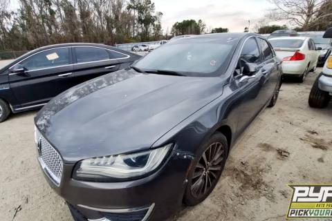 Photo of 2017 Lincoln Mkz