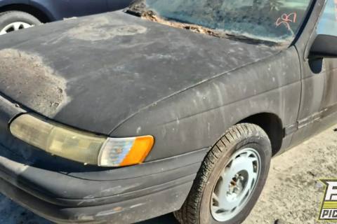 Photo of 1995 Ford Taurus