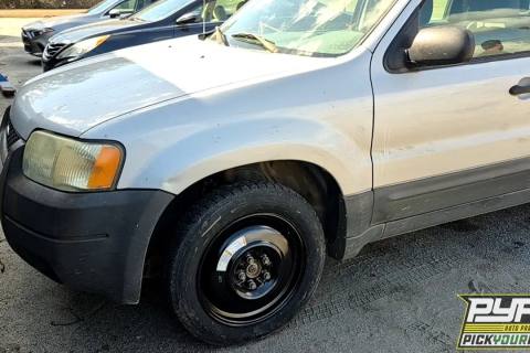 Photo of 2004 Ford Escape