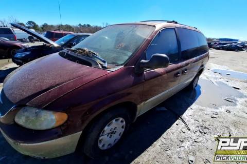 Photo of 2002 Chrysler Town & Country