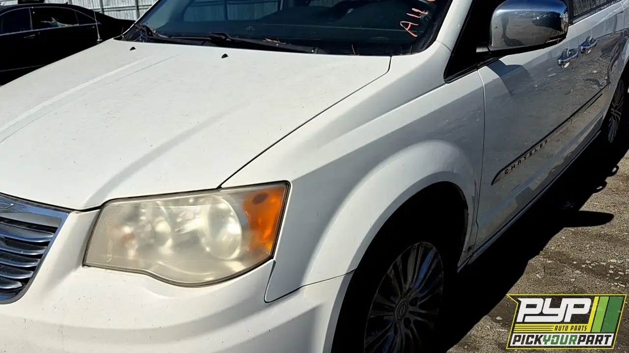 Photo of 2013 Chrysler Town & Country