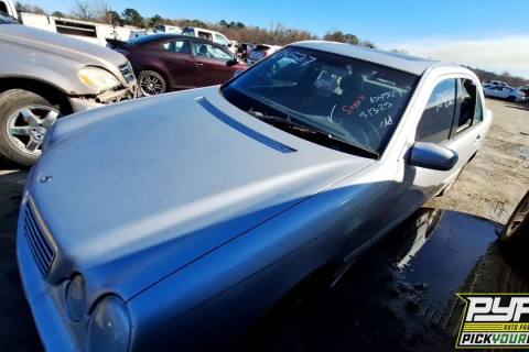 Photo of 2000 Mercedes-Benz E320
