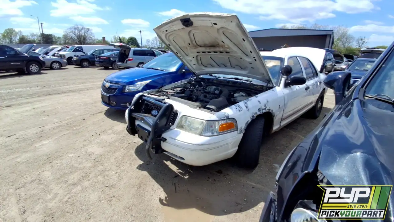 Photo of 2006 Ford Crown Victoria