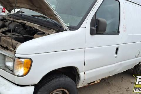 Photo of 1999 Ford E-250 Econoline