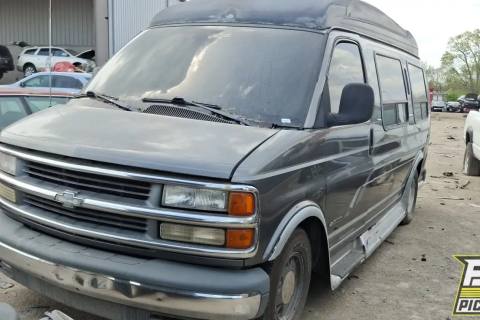 Photo of 1998 Chevrolet Express 1500