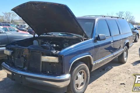 Photo of 1999 Chevrolet C1500 Suburban