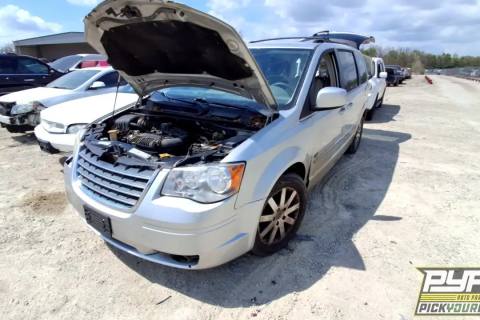 Photo of 2009 Chrysler Town & Country