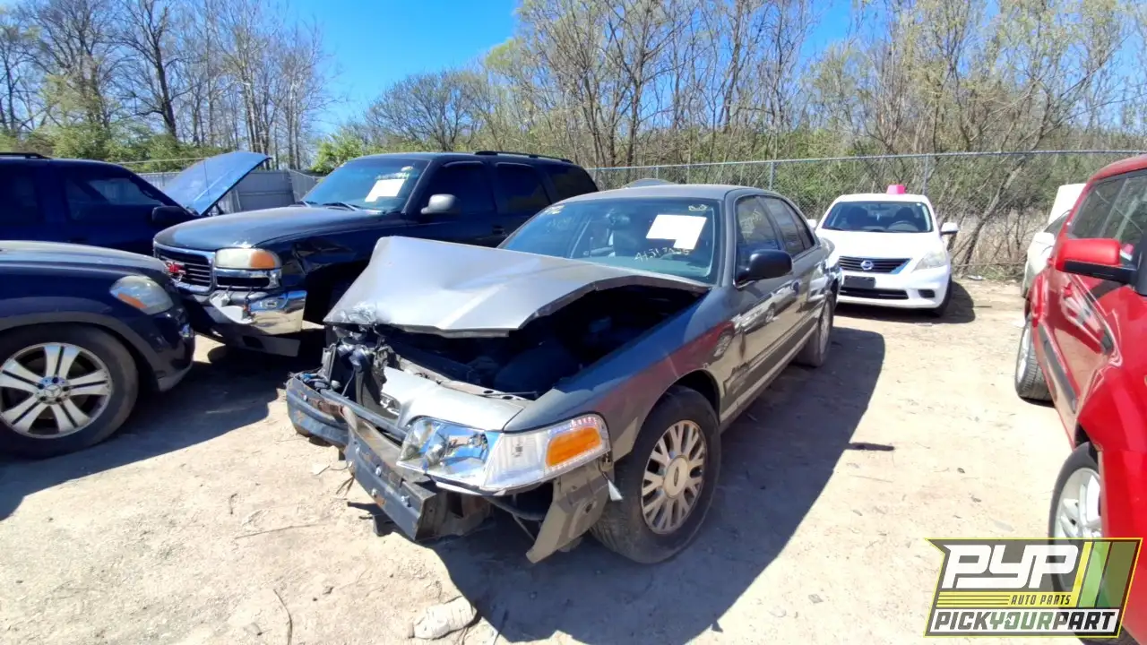 Photo of 2003 Ford Crown Victoria