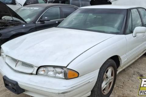 Photo of 1997 Pontiac Bonneville