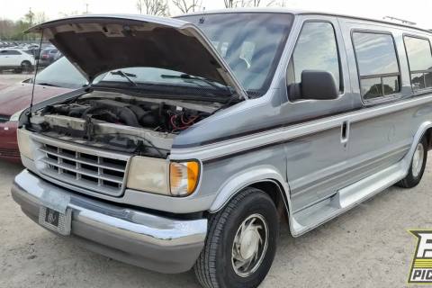 Photo of 1994 Ford E-150 Econoline