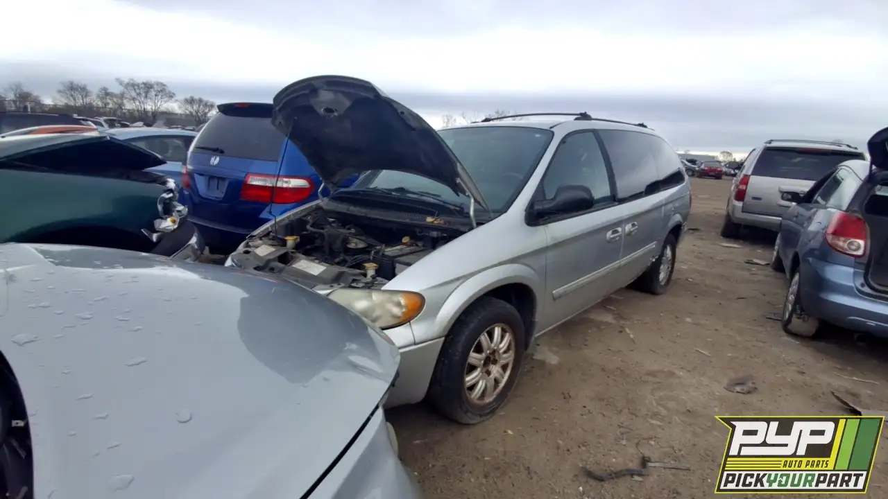 Photo of 2005 Chrysler Town & Country