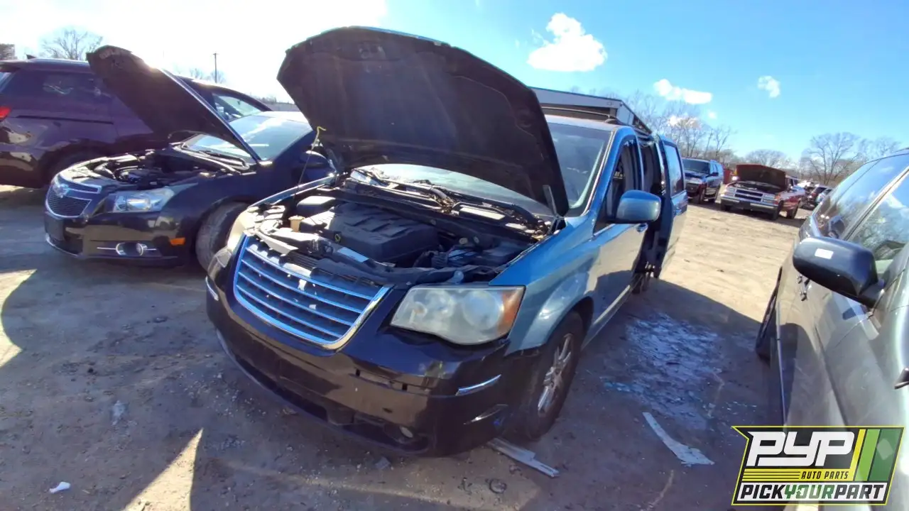 Photo of 2010 Chrysler Town & Country